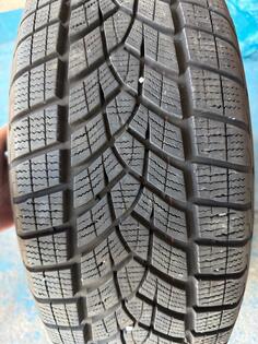 GoodYear - 235/65/17  Ultra grip performance+Suv - Zimska guma