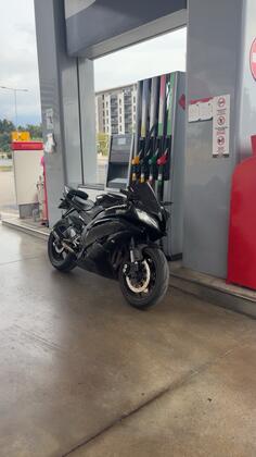 Yamaha - yzf r6