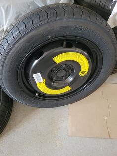 Fabričke rims and rezervnitocak tires