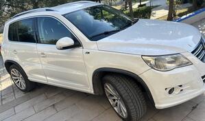 Volkswagen - Tiguan - 2.0 tdi