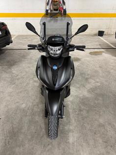 Piaggio - Beverly 400