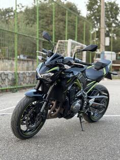 Kawasaki - Z900