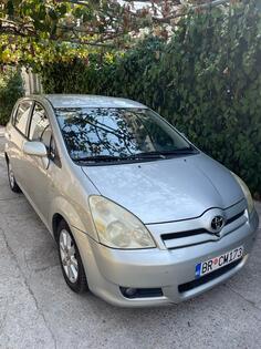 Toyota - Corolla Verso - 2.2D4D