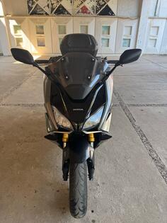 Honda - Forza 750