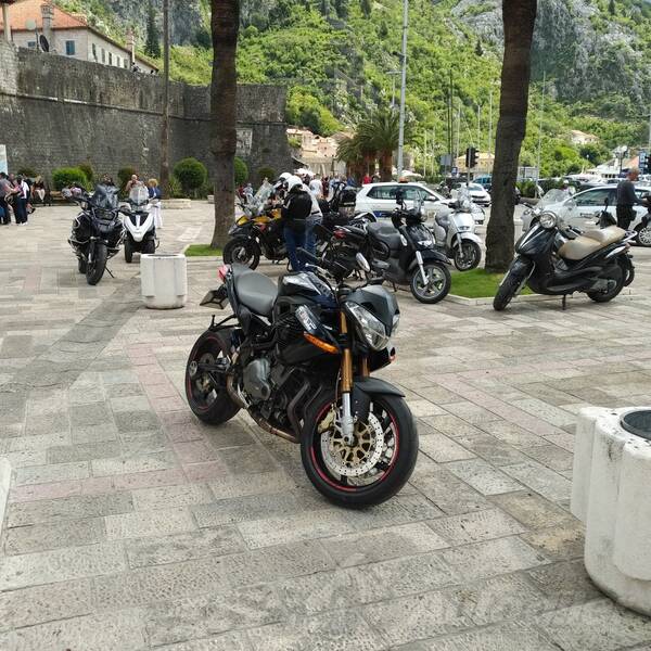 Benelli - TNT899 SL