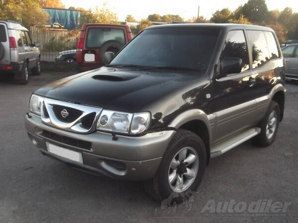 Nissan - Terrano 2.7 TD in parts