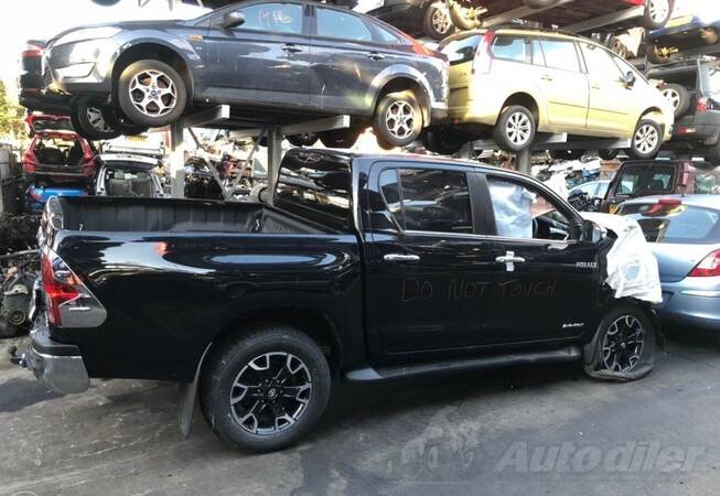 Toyota - Hilux Revo 2.4 D4D in parts