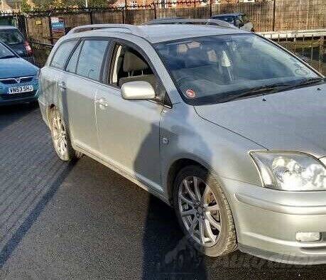 Toyota - Avensis 1.8 VVTI in parts