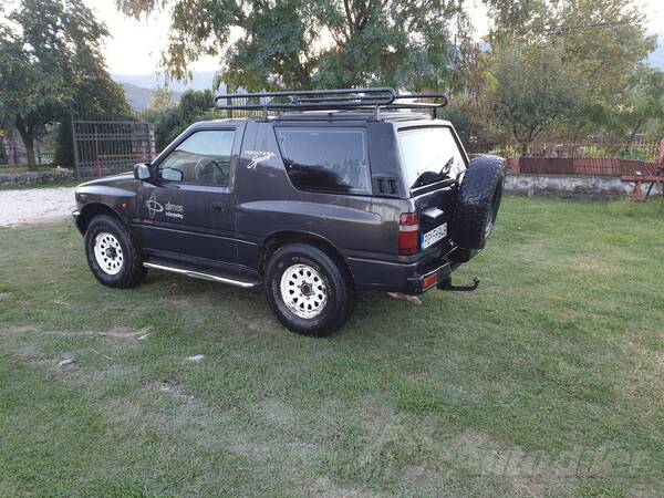 Opel - Frontera - 2.0 Sport