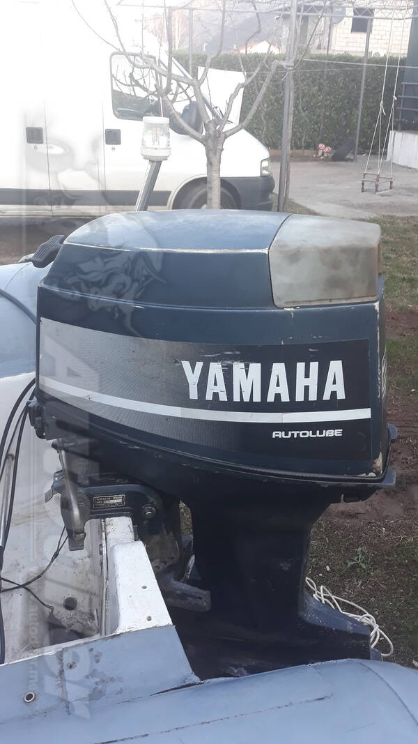 Yamaha - Autolube - Motori za plovila