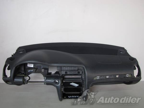 Instrument tabla za Automobile - Audi - Q7    - 2013