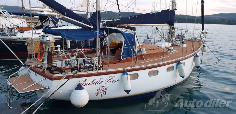 Cruisers yachts - Golden Cowrie 38