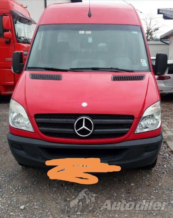 Mercedes Benz - maxi