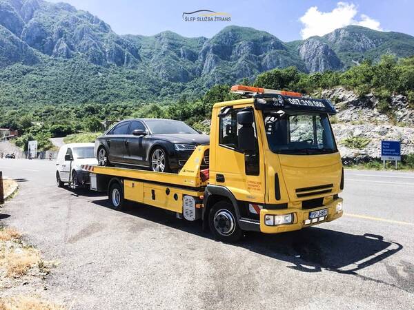 Towing service - Roadside assistance