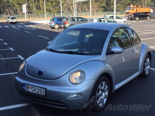 Volkswagen - New Beetle