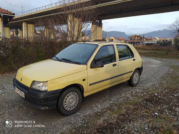 Renault - Clio - ...