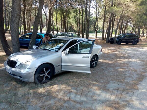 Mercedes Benz - C 220 - 2200