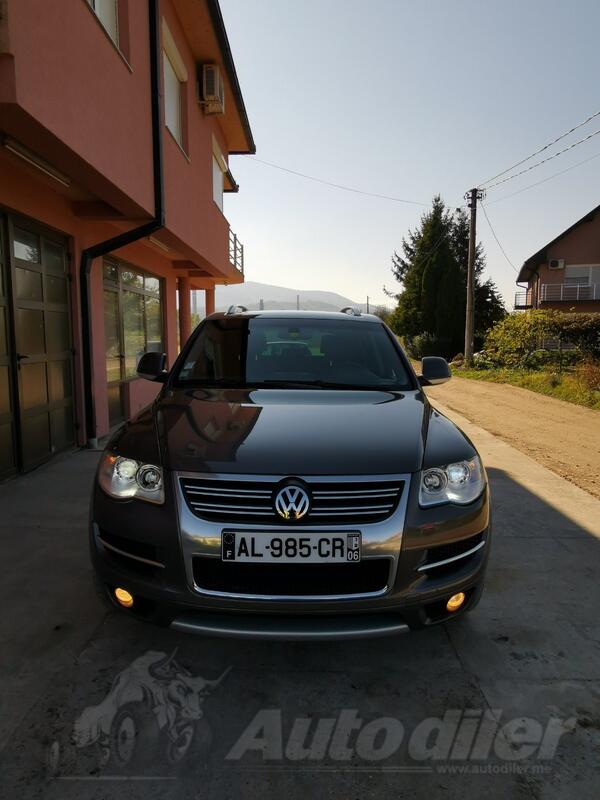 Volkswagen - Touareg - 3.0tdi R-line