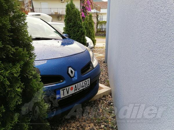 Renault - Clio - 1.2  16v