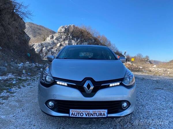 Renault - Clio - 11.2014.g