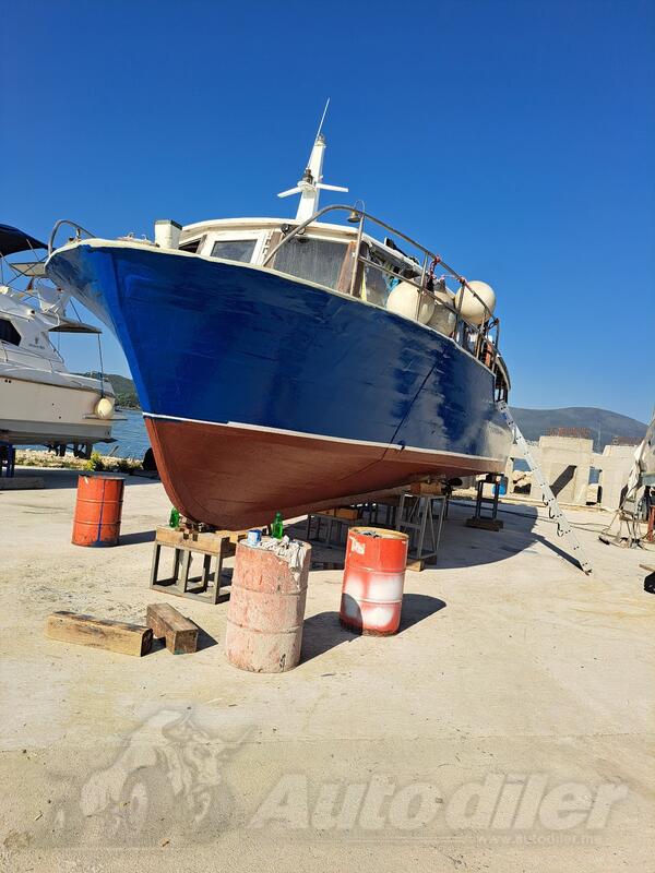 Abati yachts - Drveni brod