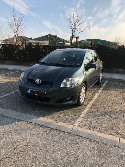 Toyota - Auris - 1,6 benzin