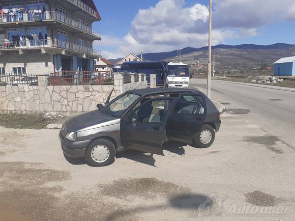 Renault - Clio - 1200 benzin