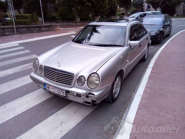 Mercedes Benz - E 220
