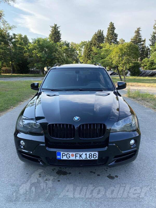 BMW - X5 - 4.8i