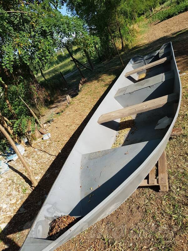 Cro boats - limeni čamac