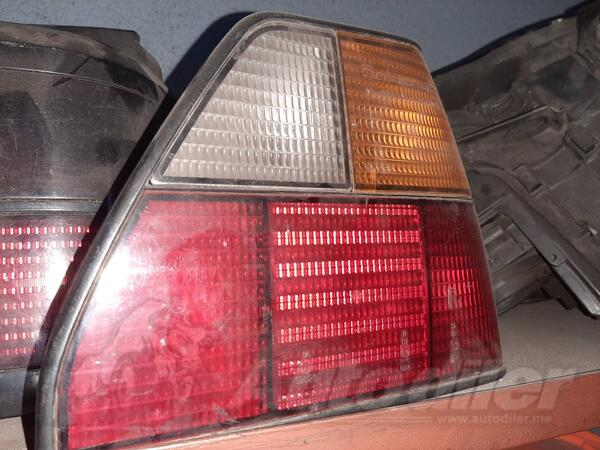 Oba stop svjetla za Volkswagen - Passat    - 1991