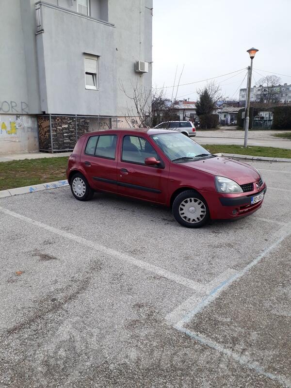 Renault - Clio - 12