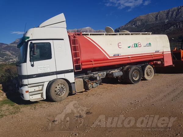 Mercedes Benz - 2543