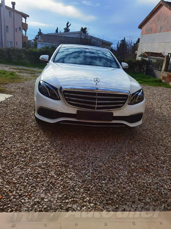 Mercedes Benz - E 220 - 4MATIC