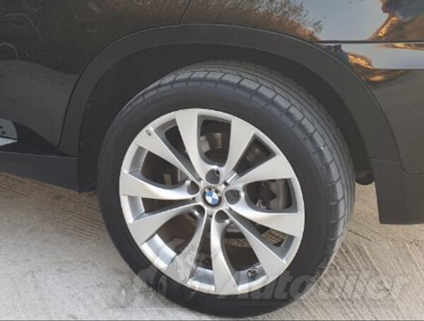 Fabričke felne i BMW X5 gume