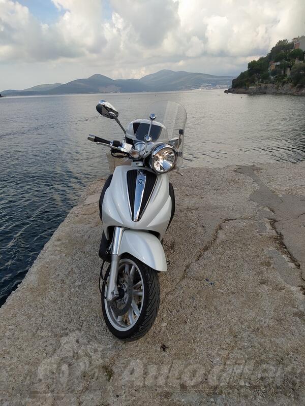 Piaggio - Beverly Cruiser 500