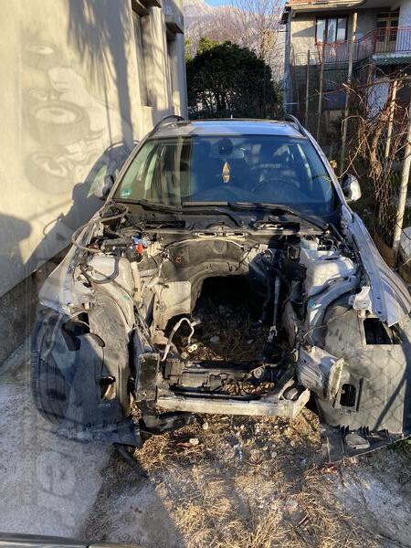 U djelovima BMW - 320 2.0