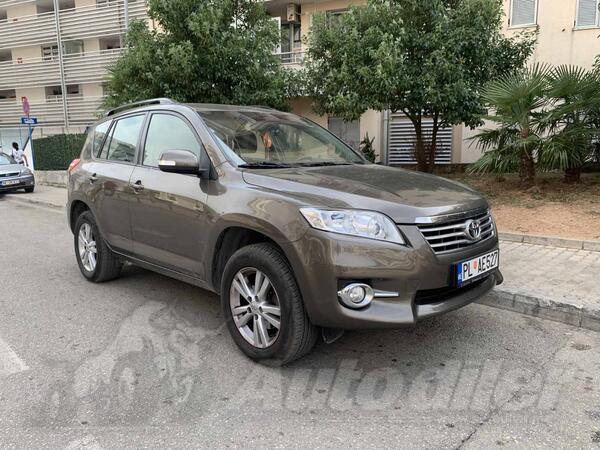 Toyota - RAV 4