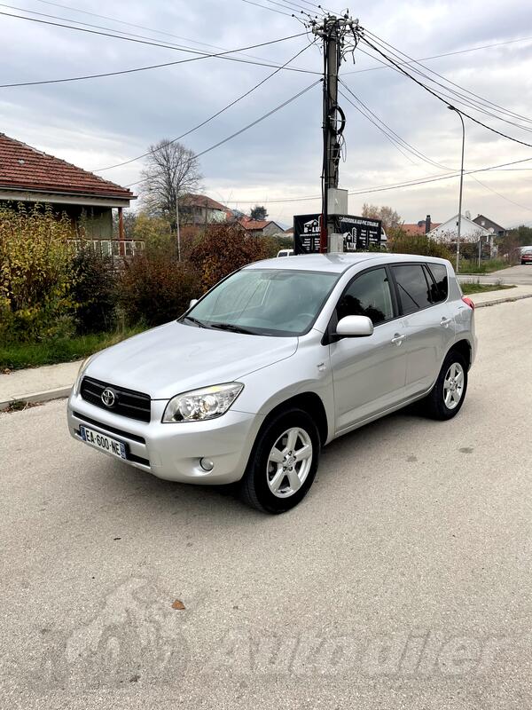 Toyota - RAV 4 - 2.2 D4D