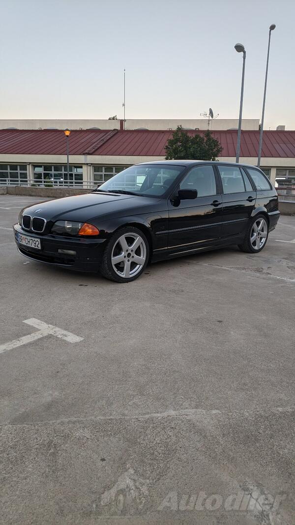 BMW - 320