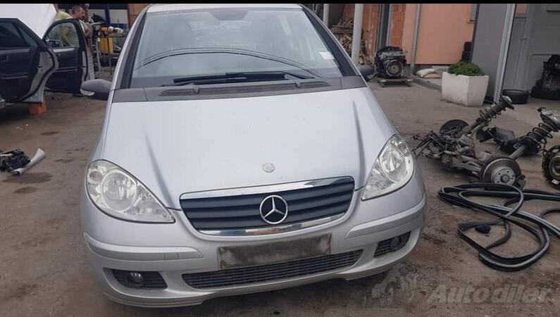 U djelovima Mercedes Benz - 200 w169