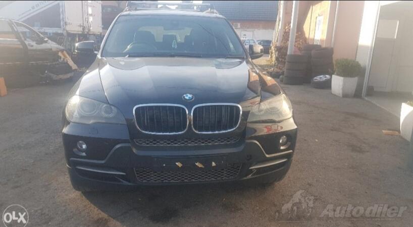 U djelovima BMW - X5 3,0