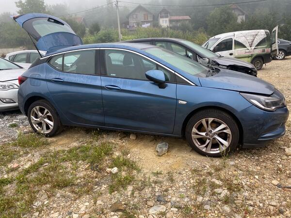 Opel - Astra 1.6 in parts