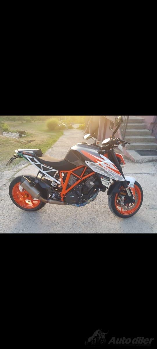 KTM - 1290 super duke R