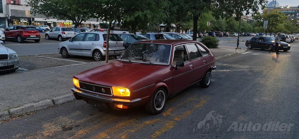 Renault - R 20