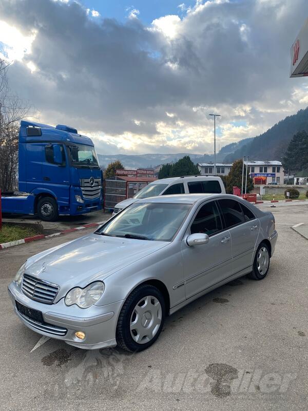 Mercedes Benz - 220 - CDI