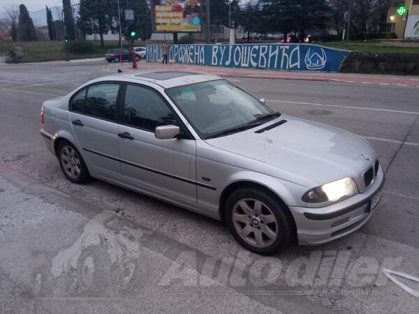BMW - 320