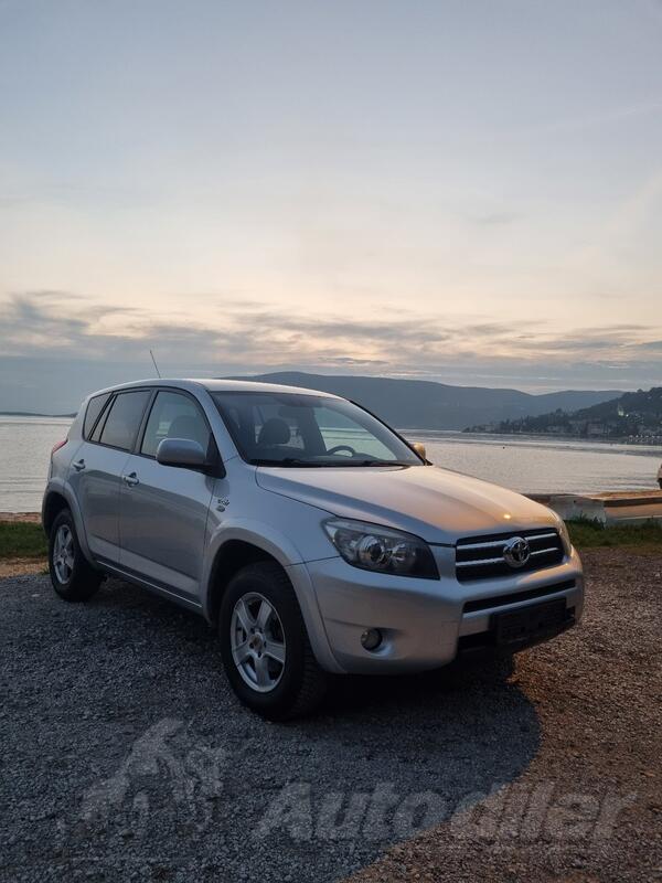 Toyota - RAV 4 - 2.2 D4D