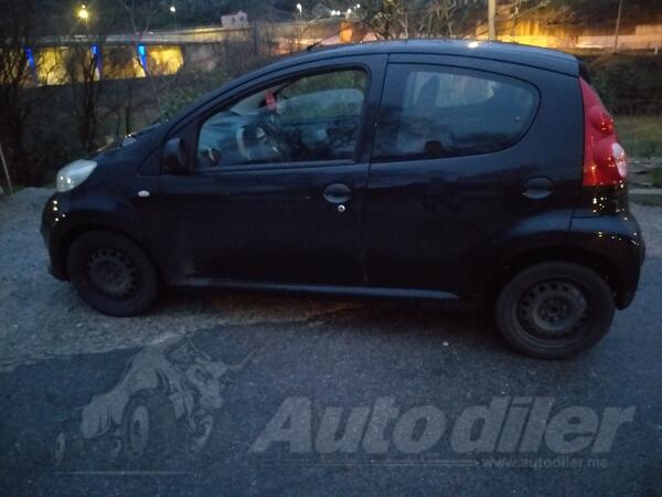 Peugeot - 107 - 1.0 benzin