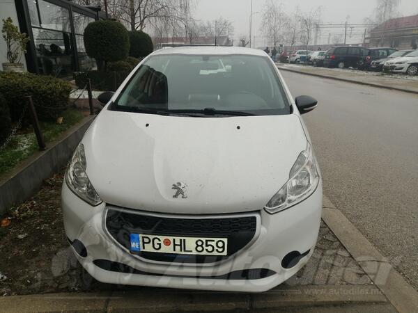 Peugeot - 208
